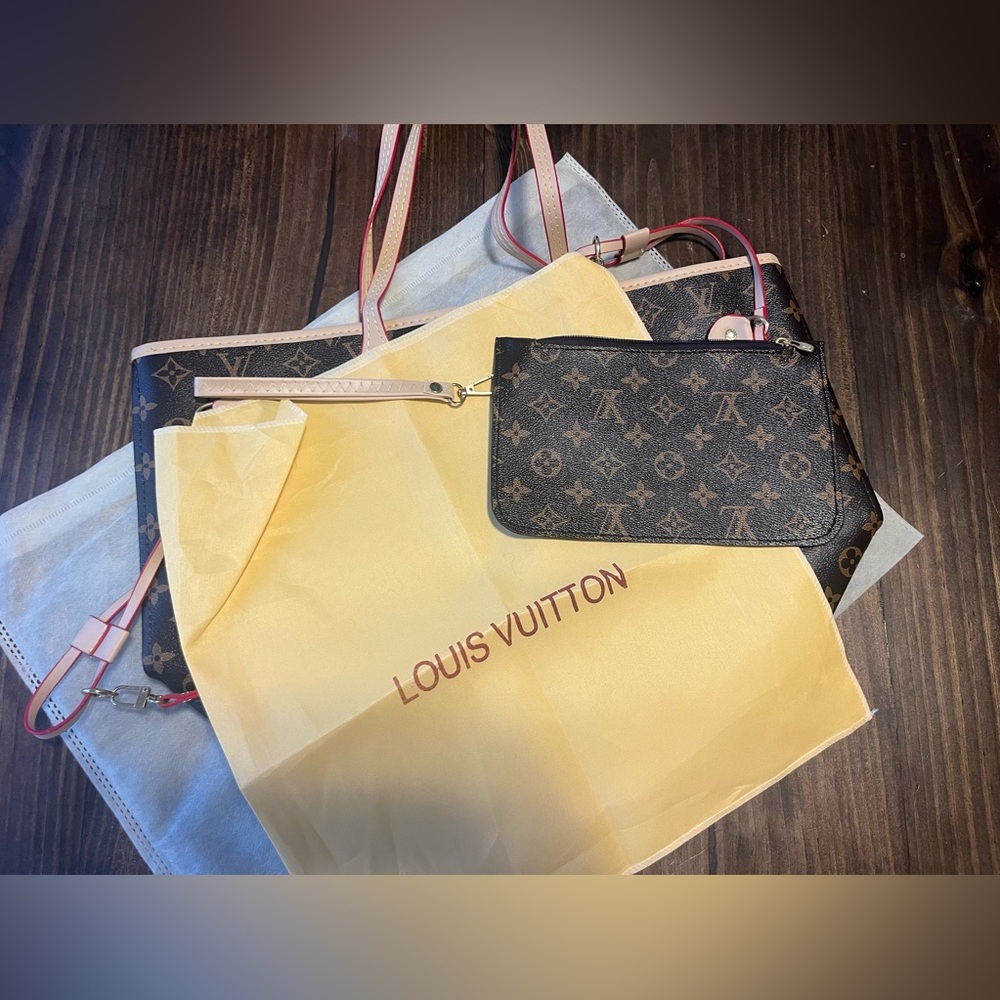 BRAND NEW never used Woman’s Purse
